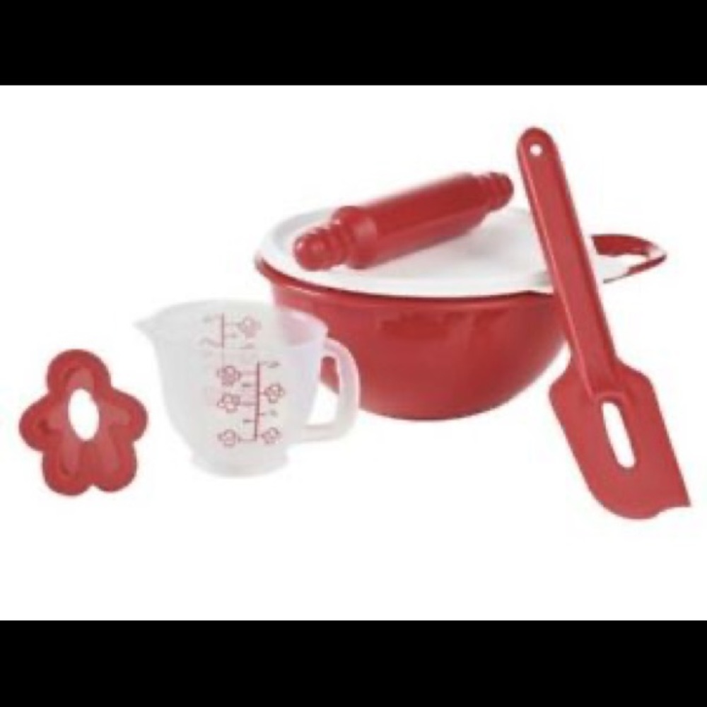 Tupperware Children Baking Set